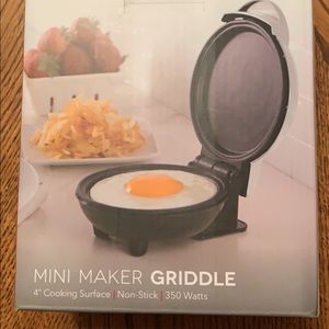 Mini griddle. New in box